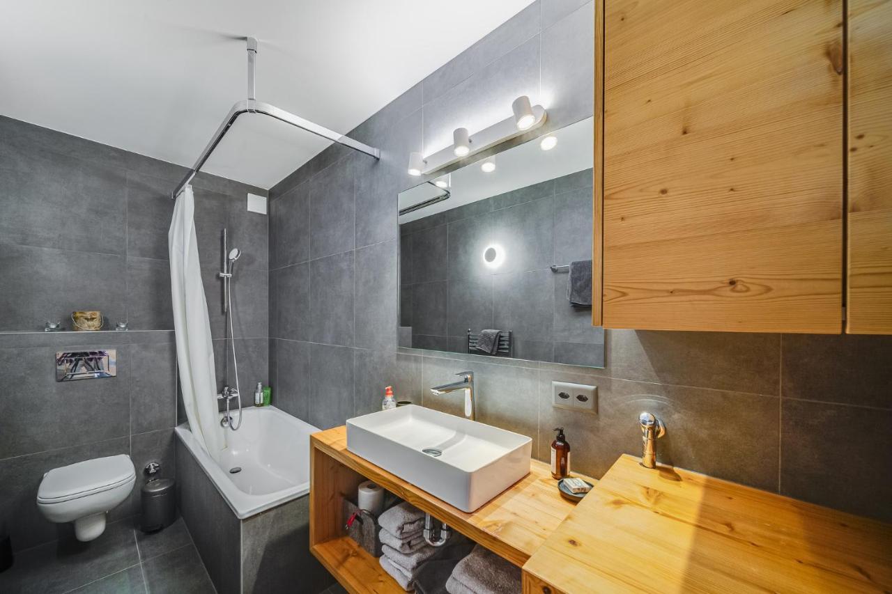 Appartement In The Heart Of Crans, Fireplace And Parking *